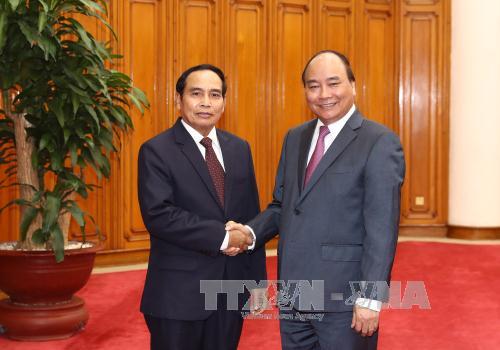 Thủ tướng Nguyễn Xuân Phúc tiếp Phó Thủ tướng Lào 